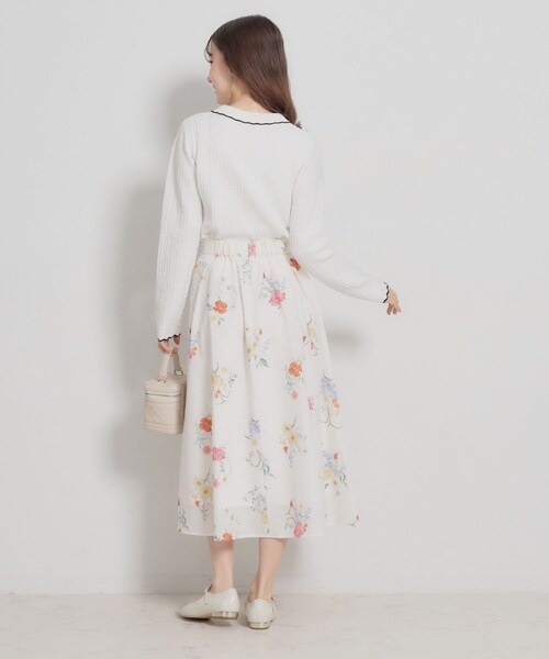 couture brooch(クチュールブローチ)の「【洗える着映え】ビジュー釦ポロニット(ニット/セーター・レディース・ライトグレー/ブラック/オフホワイト・38/36/42)」の21枚目の写真