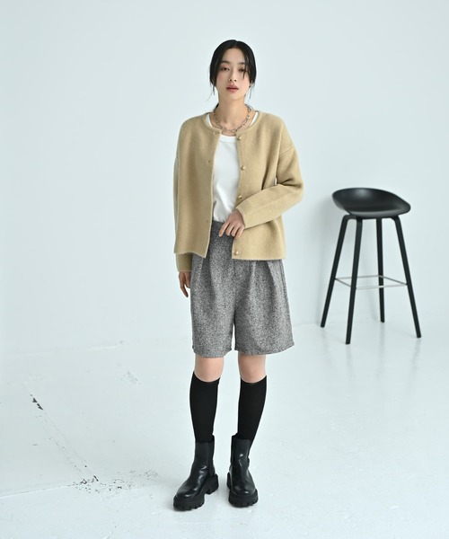 STYLE DELI(スタイルデリ)の「【BLK001】ノーカラーゴールドボタンカーディガン(カーディガン/ボレロ・レディース・ダークグレー/ベージュ・FREE)」の12枚目の写真