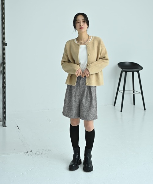 STYLE DELI(スタイルデリ)の「【BLK001】ノーカラーゴールドボタンカーディガン(カーディガン/ボレロ・レディース・ダークグレー/ベージュ・FREE)」の16枚目の写真