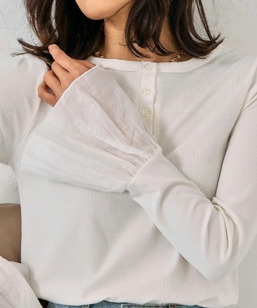aquagarage(アクアガレージ)の「フライスリブ袖口フリルヘンリーネックトップス(Tシャツ/カットソー・レディース・ブラック/オフホワイト/杢グレー・FREE)」の22枚目の写真