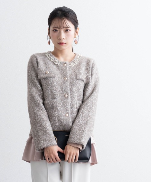 SweetMommy（スウィートマミー）の「ビジューニットジャケット　[マタニティ 産前産後] [七五三・お宮参り・秋フォーマル]（ノーカラージャケット・レディース・グレー/ベージュ・FREE）」の2枚目の写真