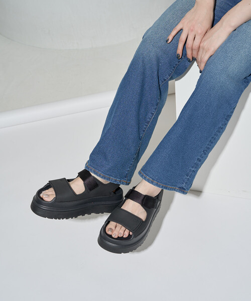 FREAK'S STORE（フリークスストア）の「限定展開 UGG/アグ W GOLDENGLOW/ウィメンズ ゴールデングロウ[5~8サイズ展開]（サンダル・レディース・ブラック/オフホワイト・6/7/8/5）」の16枚目の写真