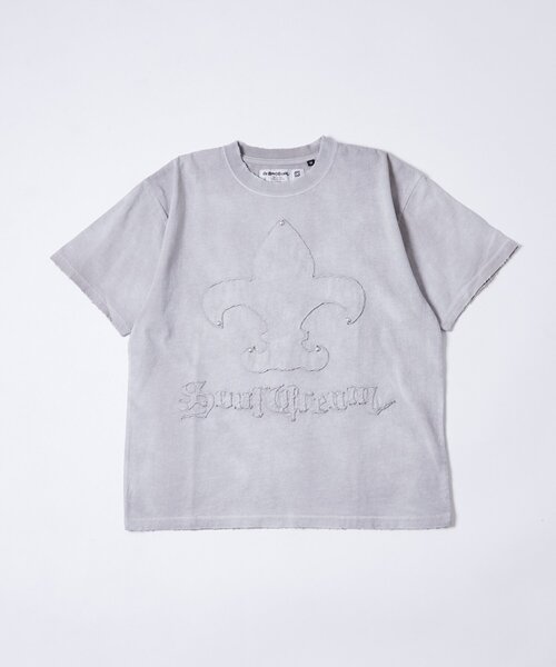 Sourcream(サワークリーム)の「Sourcreamユリ紋章貼り付けTEE(Tシャツ/カットソー・レディース・チャコールグレー/グレー/サックスブルー・MEDIUM/SMALL)」の1枚目の写真