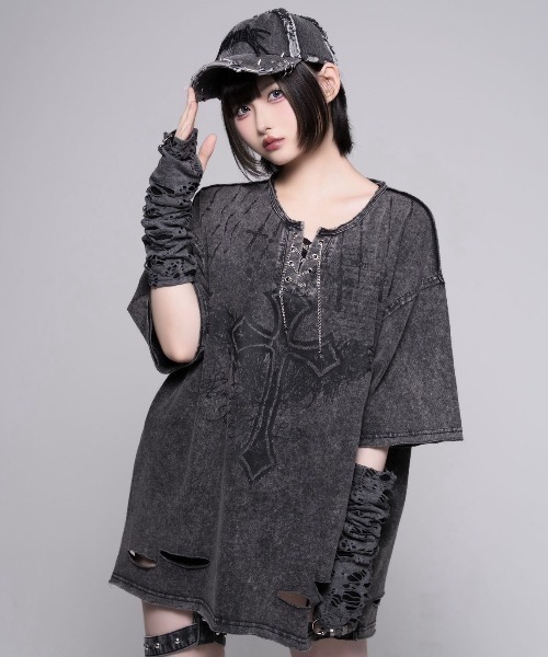REFLEM(レフレム)の「『REFLEM/レフレム』チェーン編み上げグランジヘンリーTシャツ/ハーフスリーブカットソー(Tシャツ/カットソー・レディース・ブラック/グレー・FREE)」の2枚目の写真