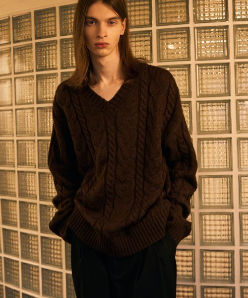 Кейбл V‑neck Heather knit tee [BROWN] — трикотажная футболка V‑образный вырез, коричневая