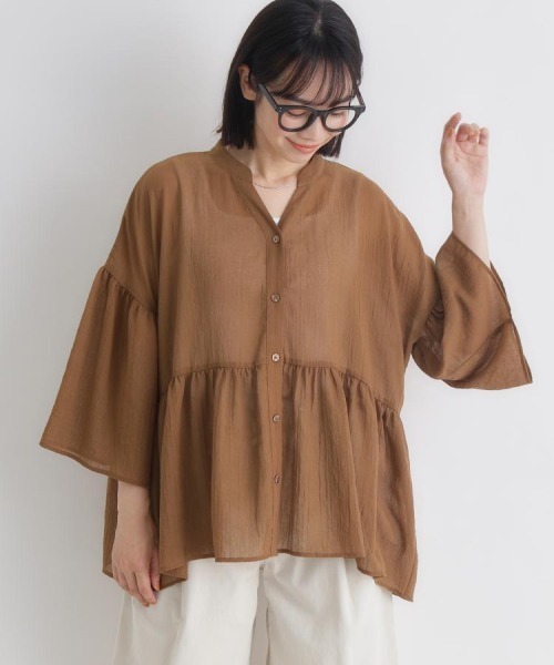 Right-on(ライトオン)の「HONEYSUCKLE ROSE(ハニーサックルローズ)シアーペプラムブラウス(シャツ/ブラウス・レディース・ブラック/ブラウン/オフホワイト・S/M/L)」の3枚目の写真