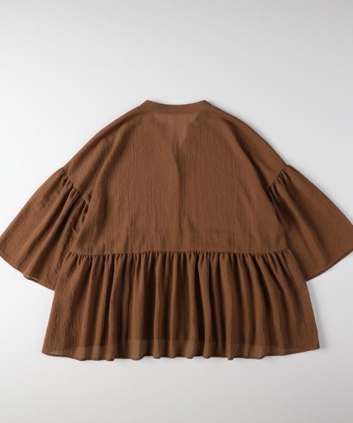 Right-on(ライトオン)の「HONEYSUCKLE ROSE(ハニーサックルローズ)シアーペプラムブラウス(シャツ/ブラウス・レディース・ブラック/ブラウン/オフホワイト・S/M/L)」の4枚目の写真