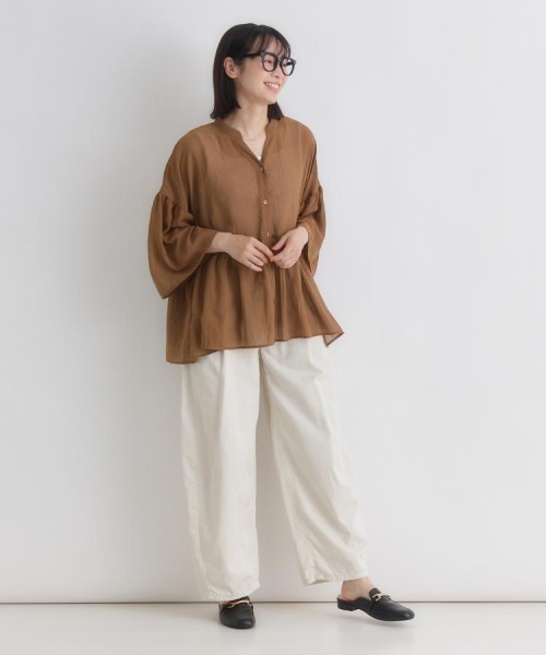 Right-on(ライトオン)の「HONEYSUCKLE ROSE(ハニーサックルローズ)シアーペプラムブラウス(シャツ/ブラウス・レディース・ブラック/ブラウン/オフホワイト・S/M/L)」の10枚目の写真