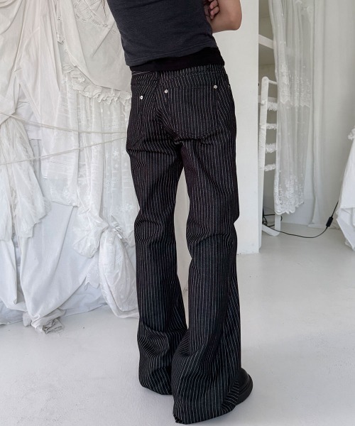 4INT.(フォイント)の「3ボタン ストライプ ブーツカット デニム パンツ(デニムパンツ・レディース・ブラック・S/L/M)」の11枚目の写真