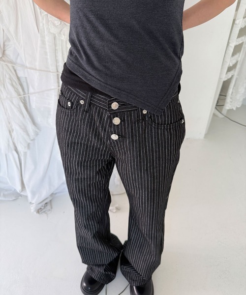 4INT.(フォイント)の「3ボタン ストライプ ブーツカット デニム パンツ(デニムパンツ・レディース・ブラック・S/L/M)」の13枚目の写真
