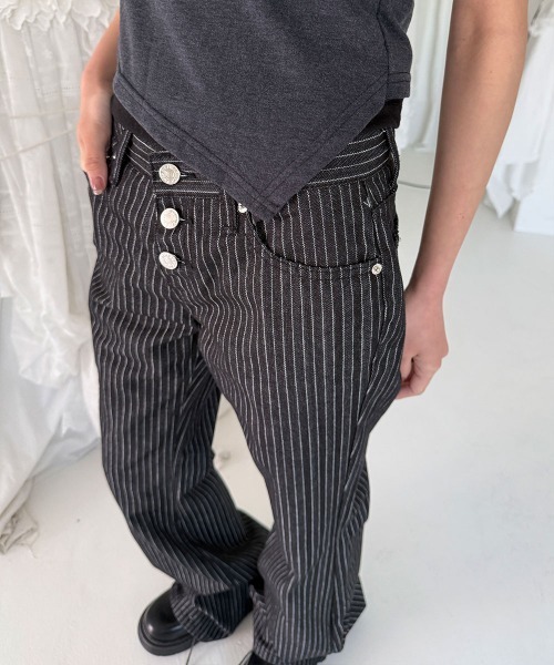 4INT.(フォイント)の「3ボタン ストライプ ブーツカット デニム パンツ(デニムパンツ・レディース・ブラック・S/L/M)」の14枚目の写真