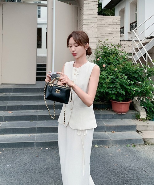FAVORITO(ファヴォリート)の「シングルブレストベストスカートセットアップ(セットアップ・レディース・オフホワイト・S/M/L/XL)」の14枚目の写真