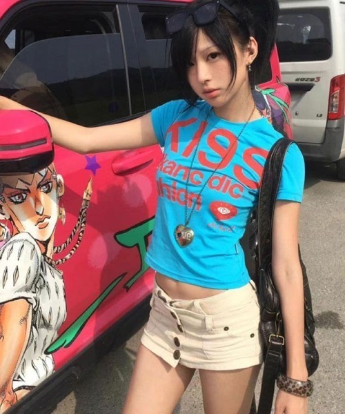 Ritzy（リッツィー）の「ビッグ英字アイコンプリントクロップド半袖 T シャツ（Tシャツ/カットソー・レディース・ホワイト/ブルー・M）」の2枚目の写真