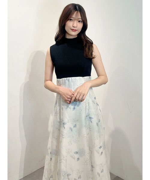 MERCURYDUO(マーキュリーデュオ)の「ダリアフラワードッキングノースリワンピース(ワンピース・レディース・ブラック/オフホワイト/ラベンダー・SMALL/MEDIUM)」の12枚目の写真