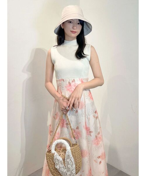 MERCURYDUO(マーキュリーデュオ)の「ダリアフラワードッキングノースリワンピース(ワンピース・レディース・ブラック/オフホワイト/ラベンダー・SMALL/MEDIUM)」の7枚目の写真