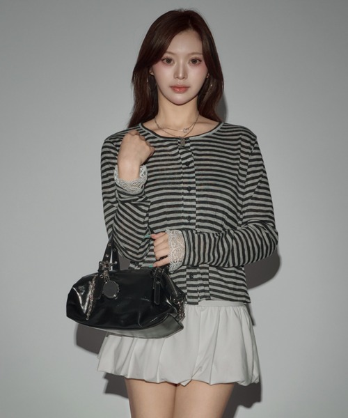 CeLess(セレス)の「Frill Lace Border Sheer Cardigan / フリルレースボーダーシアーカーディガン(シャツ/ブラウス・レディース・ブラック・FREE)」の3枚目の写真