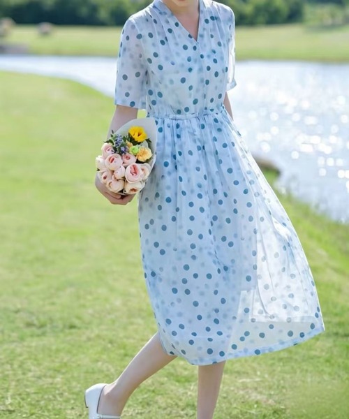 LUCPY(ラクピー)の「カラフルドットプリントワンピース(ワンピース・レディース・ブルー・XX-LARGE/X-LARGE/LARGE/MEDIUM)」の1枚目の写真