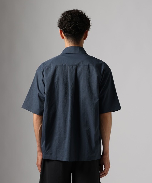 BAYFLOW（ベイフロー）の「【UVカット・接触冷感・吸水速乾・軽量】FLOW AIRシャツ[セットアップ可]（シャツ/ブラウス・メンズ・ネイビー/ベージュ・LARGE/MEDIUM）」の15枚目の写真