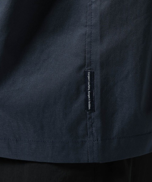 BAYFLOW（ベイフロー）の「【UVカット・接触冷感・吸水速乾・軽量】FLOW AIRシャツ[セットアップ可]（シャツ/ブラウス・メンズ・ネイビー/ベージュ・LARGE/MEDIUM）」の22枚目の写真
