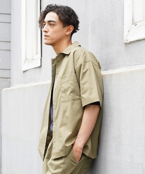BAYFLOW（ベイフロー）の「【UVカット・接触冷感・吸水速乾・軽量】FLOW AIRシャツ[セットアップ可]（シャツ/ブラウス・メンズ・ネイビー/ベージュ・LARGE/MEDIUM）」の7枚目の写真