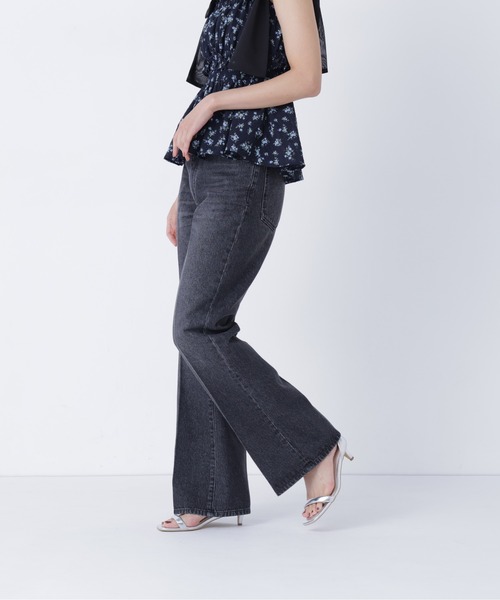 NATURAL BEAUTY BASIC(ナチュラルビューティーベーシック)の「セミフレアデニムパンツ(その他パンツ・レディース・ブラック/ブルー・X-SMALL/SMALL/MEDIUM)」の10枚目の写真