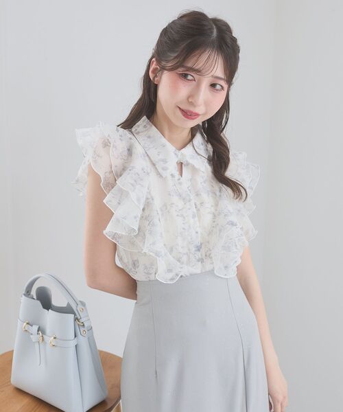 MAJESTIC LEGON(マジェスティックレゴン)の「襟付きエアリーフリルノースリブラウス(シャツ/ブラウス・レディース・アイボリー/ピンク/ホワイト系その他2/グレー系その他・MEDIUM)」の3枚目の写真