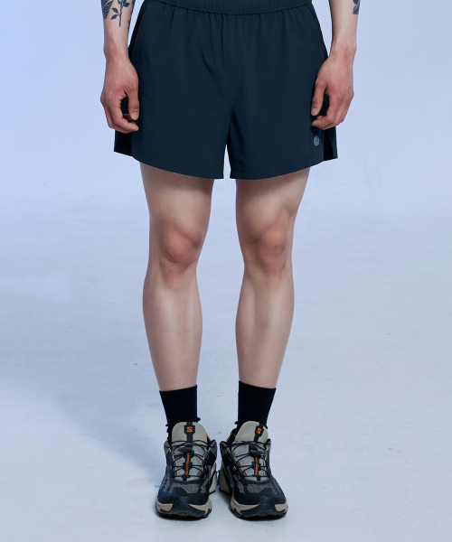 OFFGRID（オフグリッド）の「グライドランニングショーツ-チャコール（その他パンツ・メンズ・その他・LARGE/X-LARGE/SMALL/MEDIUM）」の3枚目の写真