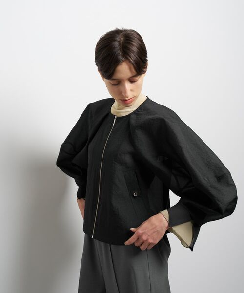 LANVIN en Bleu(ランバンオンブルー)の「シアージップアップブルゾン(ブルゾン・レディース・ベージュ/ブラック/ブラウン・38)」の9枚目の写真