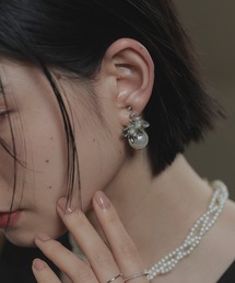 メタル フラワー パール イヤリング | 揺れるイヤリング・オケージョンイヤリング・アクセサリー・結婚式アクセサリー