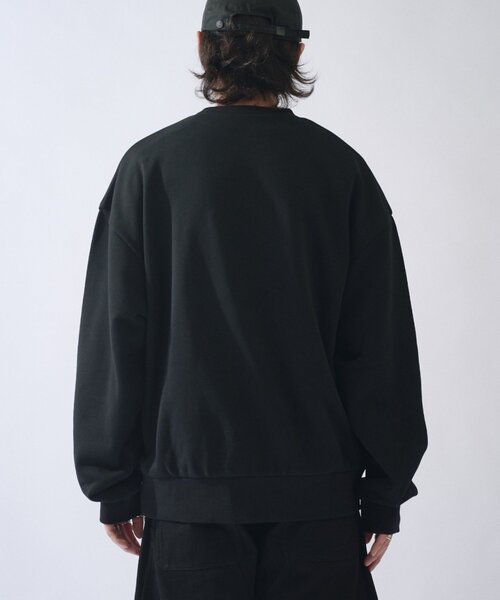Lui's(ルイス)の「SURJENT オーバーサイズステンシルスウェット(スウェット・メンズ・グレー/ブラック・1/2)」の19枚目の写真