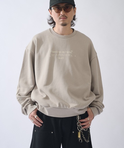 Lui's(ルイス)の「SURJENT オーバーサイズステンシルスウェット(スウェット・メンズ・グレー/ブラック・1/2)」の10枚目の写真