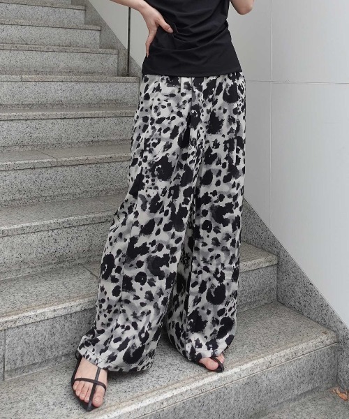 CORNERS(コーナーズ)の「アソート柄ワイドパンツ(その他パンツ・レディース・ブラック/ホワイト/グレー・M)」の2枚目の写真