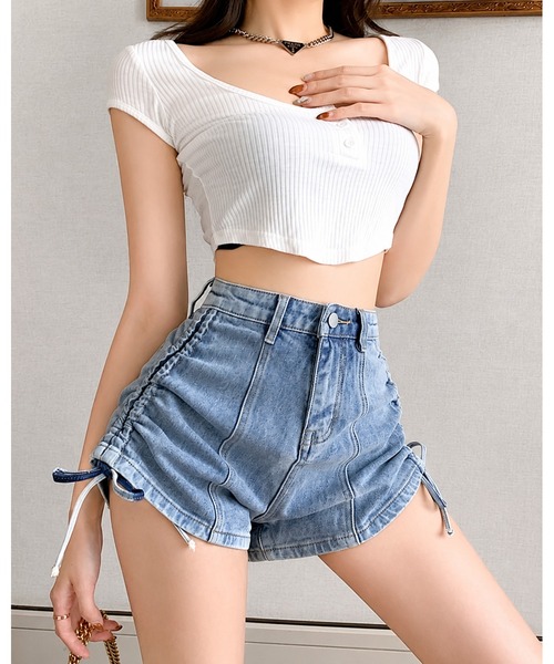 FUNdaysion（ファンデイション）の「サイドドロストギャザーデニムショートパンツ（デニムパンツ・レディース・ダークグレー/ブラック/サックスブルー・S/L/M）」の5枚目の写真