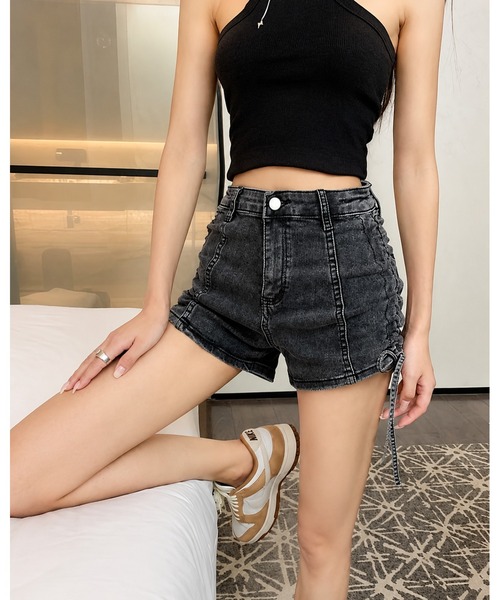 FUNdaysion（ファンデイション）の「サイドドロストギャザーデニムショートパンツ（デニムパンツ・レディース・ダークグレー/ブラック/サックスブルー・S/L/M）」の14枚目の写真