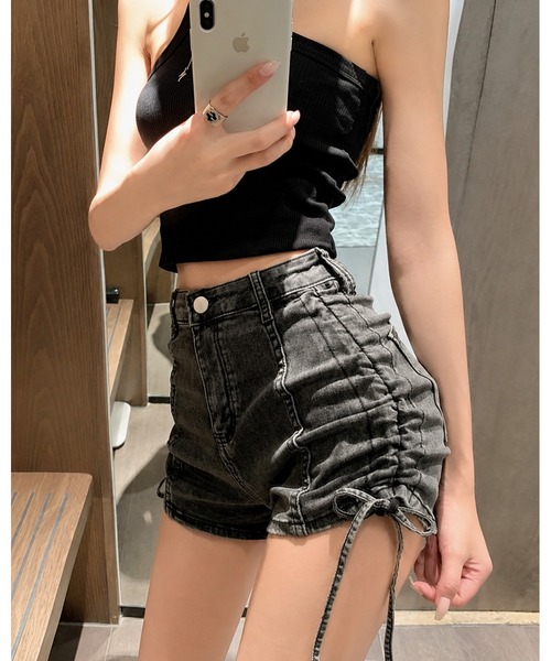 FUNdaysion（ファンデイション）の「サイドドロストギャザーデニムショートパンツ（デニムパンツ・レディース・ダークグレー/ブラック/サックスブルー・S/L/M）」の16枚目の写真