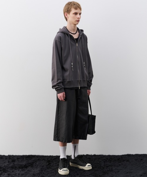 AIVER（アイバー）の「AIVER　ヘビー裏毛ビーズコードパーカー（パーカー・メンズ・ブラック/チャコールグレー・LARGE/MEDIUM/SMALL）」の3枚目の写真