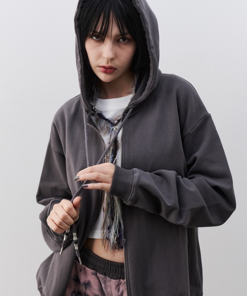 AIVER（アイバー）の「AIVER　ヘビー裏毛ビーズコードパーカー（パーカー・メンズ・ブラック/チャコールグレー・LARGE/MEDIUM/SMALL）」の10枚目の写真