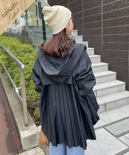 Remind me and forever(リマインドミーアンドフォーエバー)の「【@_misato____】【バックコンシャス】後ろプリーツマウンテンパーカー(マウンテンパーカー・レディース・ブラック/ベージュ・FREE)」の2枚目の写真