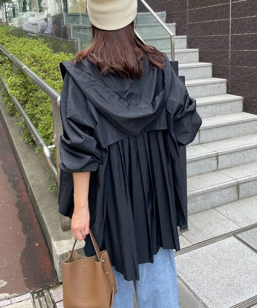 Remind me and forever(リマインドミーアンドフォーエバー)の「【@_misato____】【バックコンシャス】後ろプリーツマウンテンパーカー(マウンテンパーカー・レディース・ブラック/ベージュ・FREE)」の5枚目の写真