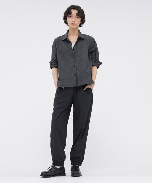 MARGARET HOWELL(マーガレットハウエル)の「RECYCLED NYLON LIGHTWEIGHT RIP STOP TROUSERS(その他パンツ・レディース・グレー系その他/ネイビー系1・1/2)」の1枚目の写真