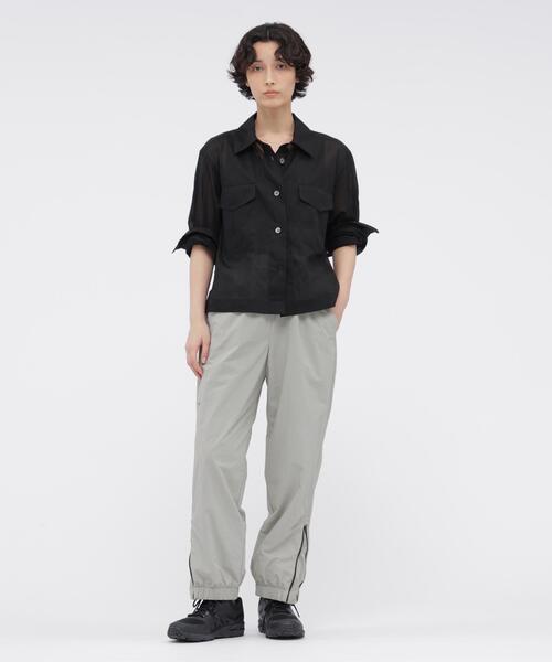 MARGARET HOWELL(マーガレットハウエル)の「RECYCLED NYLON LIGHTWEIGHT RIP STOP TROUSERS(その他パンツ・レディース・グレー系その他/ネイビー系1・1/2)」の2枚目の写真