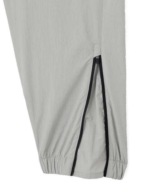 MARGARET HOWELL(マーガレットハウエル)の「RECYCLED NYLON LIGHTWEIGHT RIP STOP TROUSERS(その他パンツ・レディース・グレー系その他/ネイビー系1・1/2)」の12枚目の写真