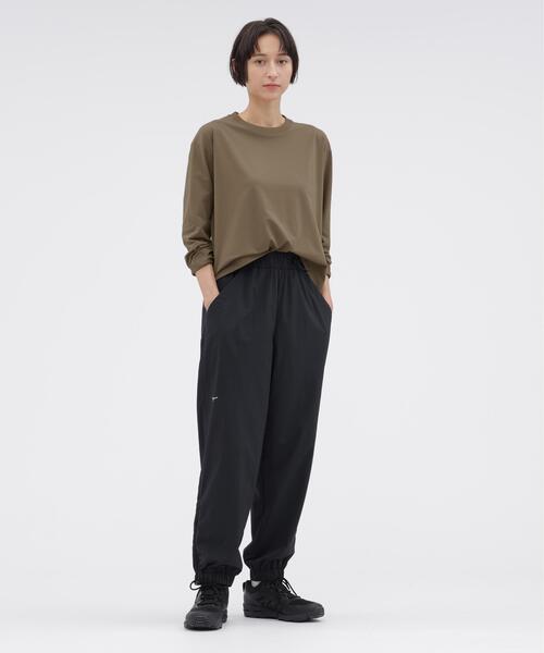 MARGARET HOWELL(マーガレットハウエル)の「RECYCLED NYLON LIGHTWEIGHT RIP STOP TROUSERS(その他パンツ・レディース・グレー系その他/ネイビー系1・1/2)」の18枚目の写真