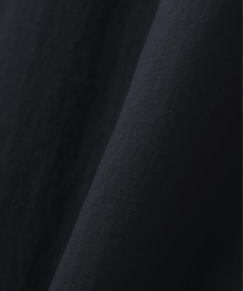 MARGARET HOWELL(マーガレットハウエル)の「RECYCLED NYLON LIGHTWEIGHT RIP STOP TROUSERS(その他パンツ・レディース・グレー系その他/ネイビー系1・1/2)」の20枚目の写真