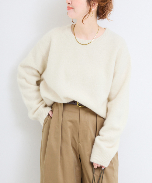 B.C STOCK(ベーセーストック)の「【WEB+一部店舗限定】fox woolクルーネックプルオーバー(ニット/セーター・レディース・レッド/グリーン/ピンク/ラベンダー/イエロー/ホワイト/チャコールグレー/ネイビー・FREE)」の2枚目の写真