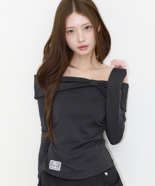 ILLIGO(イリゴ)の「ボウオフショルダー ロングスリーブ ブラック(Tシャツ/カットソー・レディース・その他・OS)」の2枚目の写真