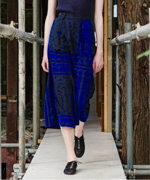 mintdesigns(ミントデザインズ)の「Dot Doll Bandana Skirt Shorts(その他パンツ・レディース・ネイビー/ベージュ・ONESIZE)」の2枚目の写真