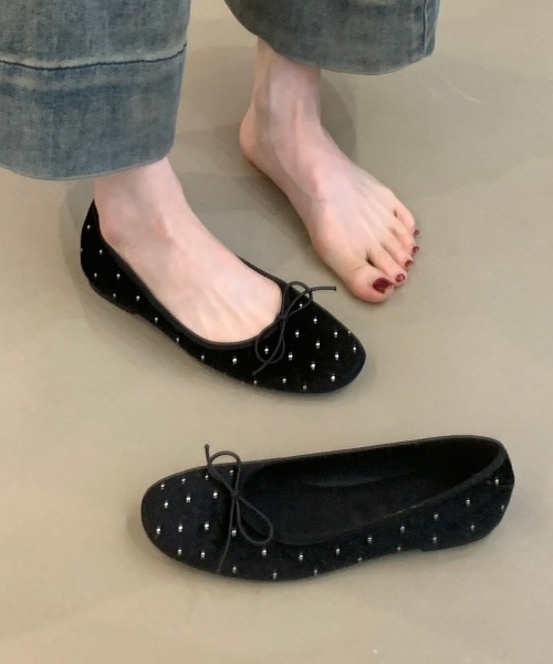 mebole(メボレ)の「studded velour flat shoes(バレエシューズ・レディース・ブラック/ピンク・SMALL/MEDIUM/LARGE)」の7枚目の写真