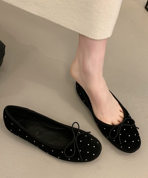 mebole(メボレ)の「studded velour flat shoes(バレエシューズ・レディース・ブラック/ピンク・SMALL/MEDIUM/LARGE)」の4枚目の写真
