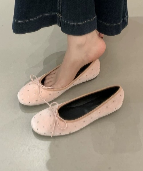 mebole(メボレ)の「studded velour flat shoes(バレエシューズ・レディース・ブラック/ピンク・SMALL/MEDIUM/LARGE)」の15枚目の写真